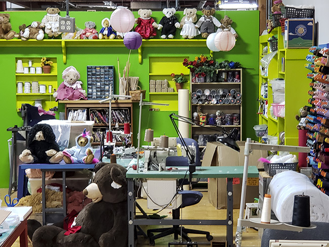 Vermont Teddy Bear factory tours in Shelburne